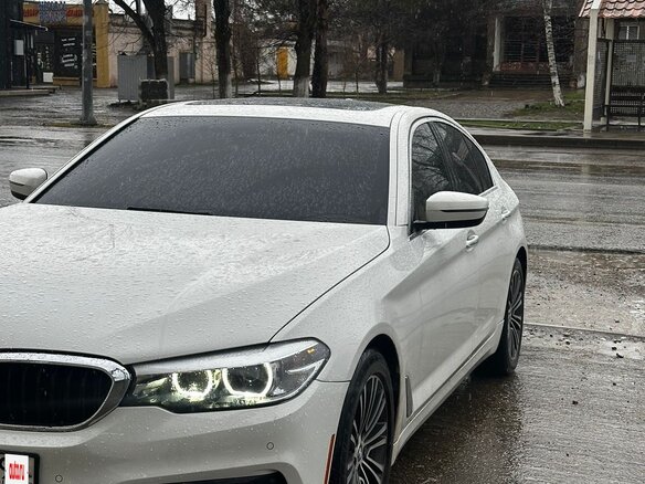 2018 BMW 5 серии 530i VII (G30/G31/G38), белый, 3170000 рублей