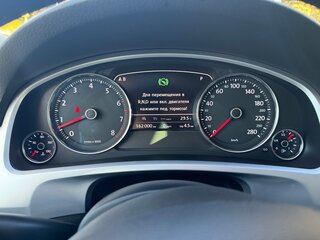 2013 Volkswagen Touareg II, серый, 2500000 рублей, вид 4
