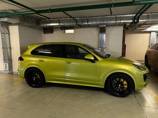 2015 Porsche Cayenne Turbo S II Рестайлинг (958), зелёный, 5700000 рублей, вид 2