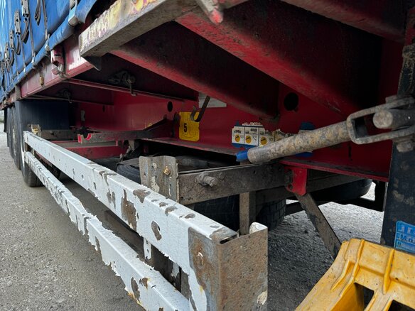 2005 Iveco Stralis, зелёный, 2600000 рублей - вид 10