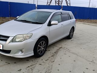 2010 Toyota Corolla Fielder X (E140, E150) Рестайлинг, серебристый, 950000 рублей, вид 1