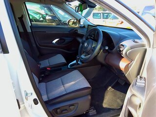 2021 Toyota Yaris Cross I, белый, 2400000 рублей, вид 5