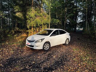 2015 Hyundai Solaris I Рестайлинг, белый, 600000 рублей, вид 2
