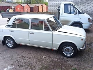 1976 Lada (ВАЗ) 21011, белый, 265000 рублей, вид 2