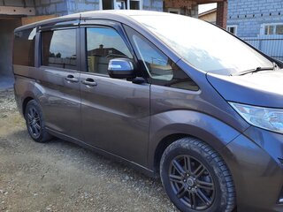 2017 Honda Stepwgn V Рестайлинг, серый, 1700000 рублей, вид 4