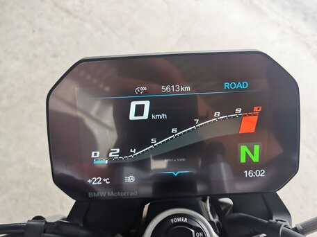 2021 BMW F 900 R, красный, 1100000 рублей, вид 5