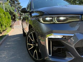 2020 BMW X7 30d I (G07), серый, 6990000 рублей, вид 3