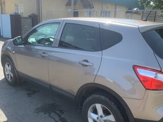 2010 Nissan Qashqai I Рестайлинг, коричневый, 900000 рублей, вид 3