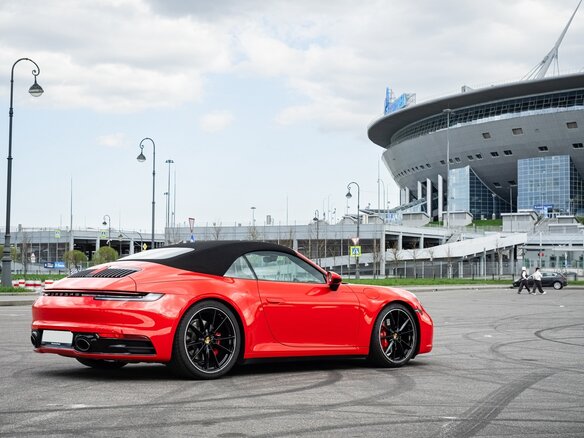 2019 Porsche 911 Carrera 4S VIII (992), красный - вид 14