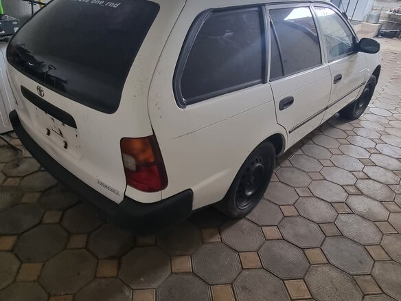 1993 Toyota Corolla VII (E100), белый, 120000 рублей - вид 3