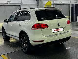 2014 Volkswagen Touareg II, белый, 1490000 рублей, вид 4