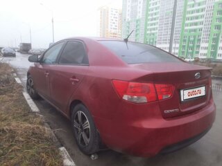 2009 Kia Cerato 5-speed II, красный, 800000 рублей, вид 3