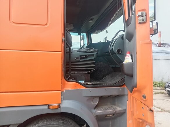 1999 DAF 95XF, оранжевый, 2500000 рублей - вид 6