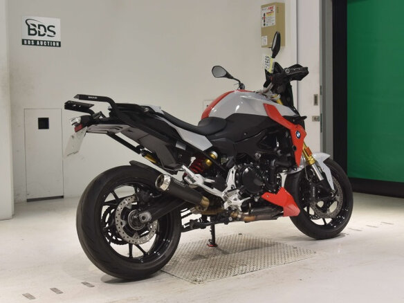 2021 BMW F 900 R, белый, 900000 рублей - вид 3