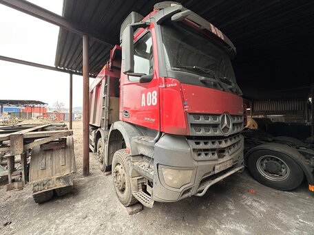 2021 Mercedes-Benz Arocs, красный, 7234000 рублей, вид 3