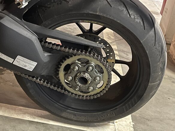 2023 Ducati Streetfighter V4, красный, 2500000 рублей - вид 6