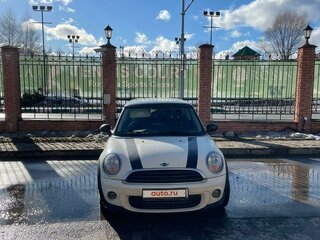 2011 Mini Hatch One II (R56) Рестайлинг, белый, 999000 рублей, вид 2