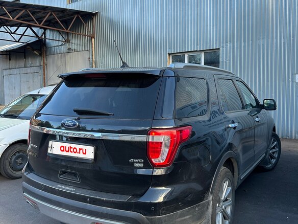 2017 Ford Explorer V Рестайлинг 2, чёрный, 2590000 рублей - вид 4