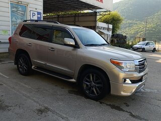 2015 Toyota Land Cruiser 200 Series Рестайлинг 1, золотистый, 6000000 рублей, вид 2