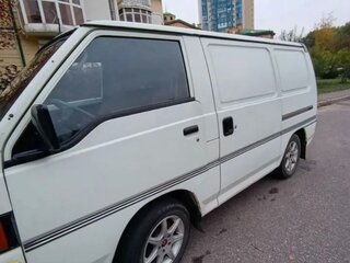 1991 Mitsubishi L300 II, белый, 180000 рублей, вид 3