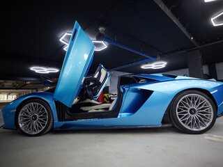 2018 Lamborghini Aventador I Рестайлинг, голубой, 33500000 рублей, вид 3