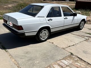 1986 Mercedes-Benz 190 (W201), белый, 350000 рублей, вид 4
