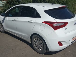 2015 Hyundai i30 II Рестайлинг, белый, 870000 рублей, вид 4