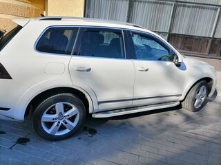 2011 Volkswagen Touareg II, белый, 1610000 рублей, вид 3