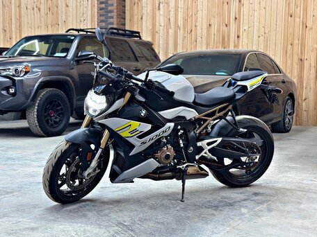 2022 BMW S 1000 R, серый, 2500000 рублей, вид 1