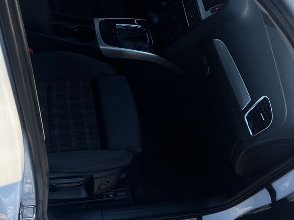 2011 Audi A4 IV (B8), белый, 800000 рублей - вид 10