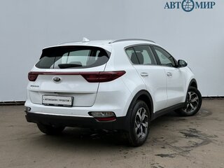 2020 Kia Sportage IV Рестайлинг, белый, 1950000 рублей, вид 5