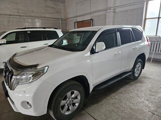 2015 Toyota Land Cruiser Prado 6-speed 150 Series Рестайлинг 1, белый, 3700000 рублей, вид 1