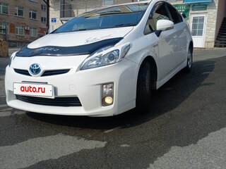 2011 Toyota Prius III (XW30), белый, 900000 рублей, вид 3