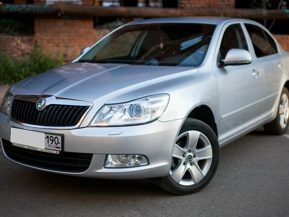 2011 Skoda Octavia II (A5) Рестайлинг, серебристый