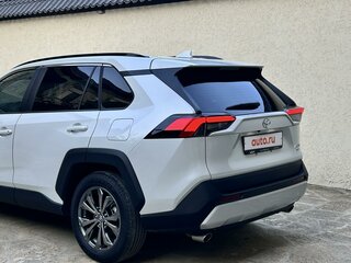 2023 Toyota RAV4 V (XA50), белый, 3450000 рублей, вид 3