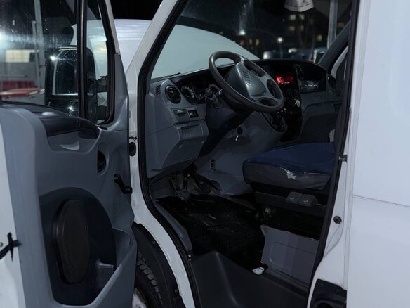 2008 Iveco Daily, белый, 800000 рублей - вид 8