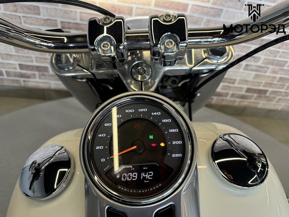 2018 Harley-Davidson Fat Boy, белый, 1985000 рублей - вид 7