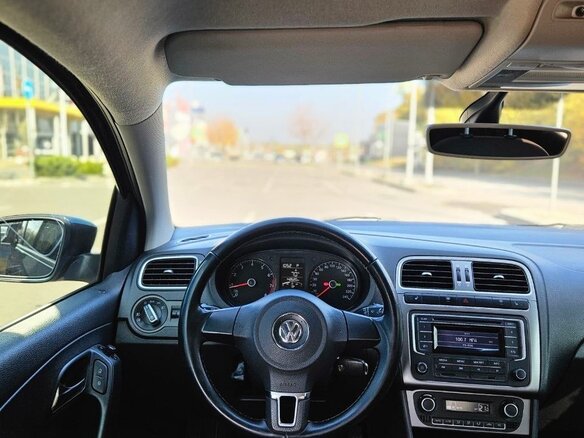 2015 Volkswagen Polo V Рестайлинг, серый, 950000 рублей - вид 6