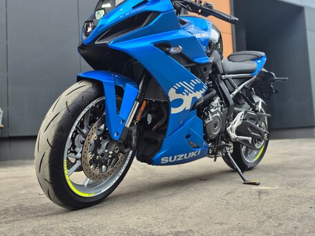 2024 Suzuki GSX-8R, синий, 1135000 рублей, вид 3