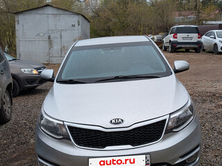 2016 Kia Rio III Рестайлинг, серебристый, 1100000 рублей, вид 1