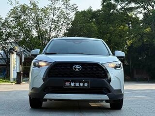 2023 Toyota Corolla Cross I, белый, 1850000 рублей, вид 3