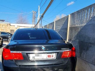 2010 BMW 7 серии Long 750Li xDrive V (F01/F02/F04), чёрный, 1500000 рублей, вид 3