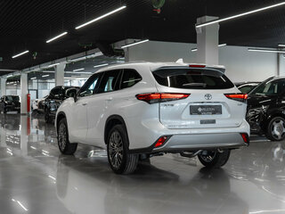2026 Toyota Highlander IV (XU70), белый, 5280000 рублей, вид 4