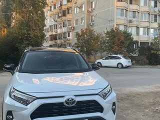 2021 Toyota RAV4 V (XA50), белый, 4650000 рублей, вид 2