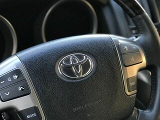 2010 Toyota Land Cruiser 200 Series, чёрный, 4200000 рублей, вид 5