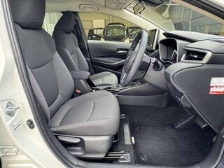 2020 Toyota Corolla XII (E210), белый, 1690000 рублей, вид 3