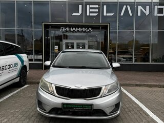 2013 Kia Rio III, серебристый, 499000 рублей, вид 2