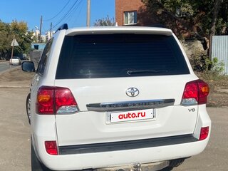 2013 Toyota Land Cruiser 200 Series Рестайлинг 1, белый, 4550000 рублей, вид 3