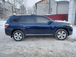 2013 Toyota Highlander II (XU40) Рестайлинг, синий, 1650000 рублей, вид 4