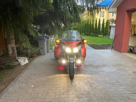 2008 Honda GL 1800 Gold Wing, оранжевый, 2500000 рублей, вид 5